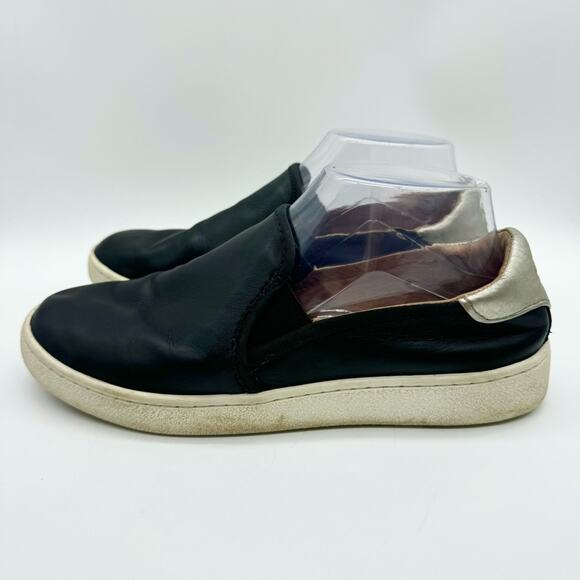 UGG Cas Black Leather Slip On Sneakers Gold Padded Heel Size 7.5 Boho Minimalist - Picture 7 of 11